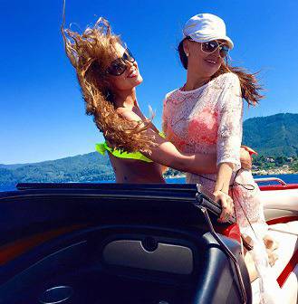 Сираков, Михайлов и половинките им заедно на море (СНИМКИ)