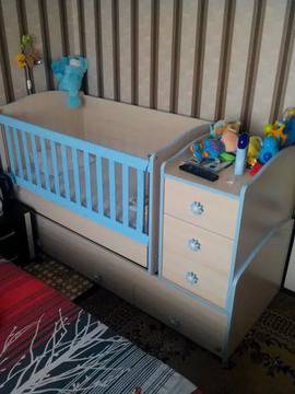 Мебели по поръчка от мдф и пдч