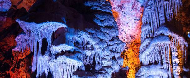 Край село Орешец откриха за посещения най-красивата пещера в България (видео)