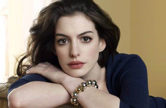 Ан Хатуей не се отказва от сладкишите