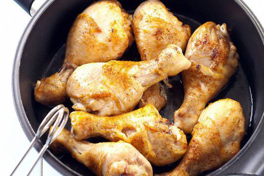 Печени пилешки бутчета със зехтин и чесън