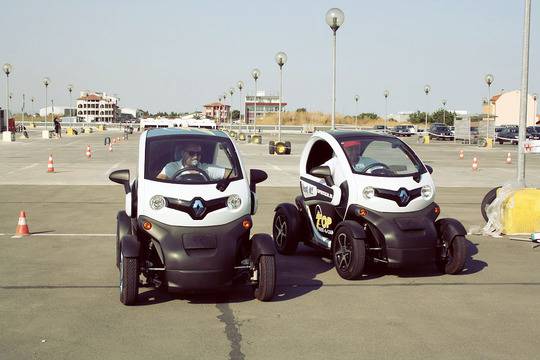 Top Rent A Car присъства на благородна инициатива с Renault Twizy