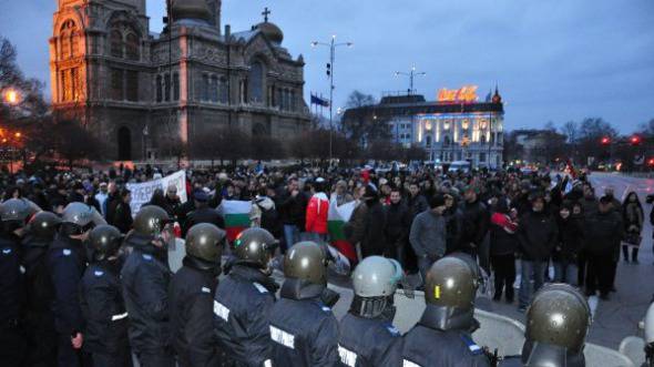 Продължаваме протестите до постигане на победа!
