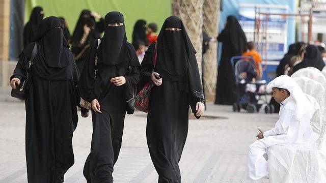 Разрешиха на мъжете в Саудитска Арабия да ядат жените си