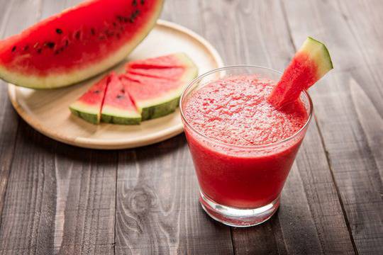 Сок от диня с мед и мака здравословно