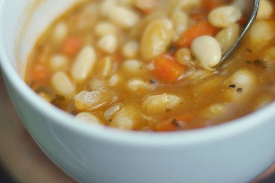 Ол инклузивът на българското черноморие – пюре и чорба от снощната гарнитура