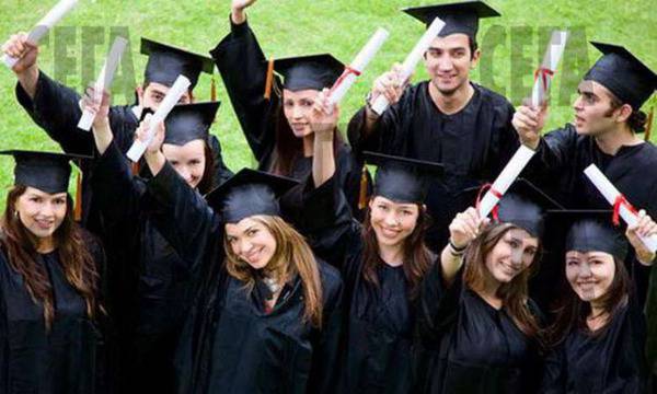 Студентите избират специалности без реализация