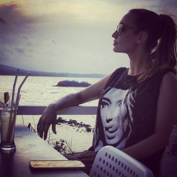 Подари тениска #КакаЕСкандал на Мария