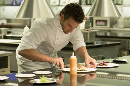 Брадли Купър отново става шеф-готвач