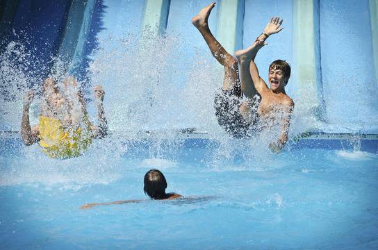 Най-големите смотаняци, които са се пускали по водни пързалки