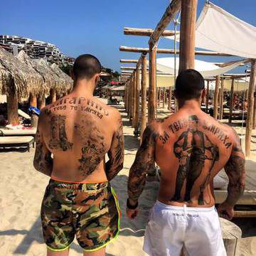 Патриоти си татуираха Хаджи Димитър и Шипка на гърбовете