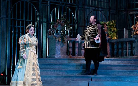 Световноизвестният тенор Калуди Калудов влиза в образа на Дон Карлос