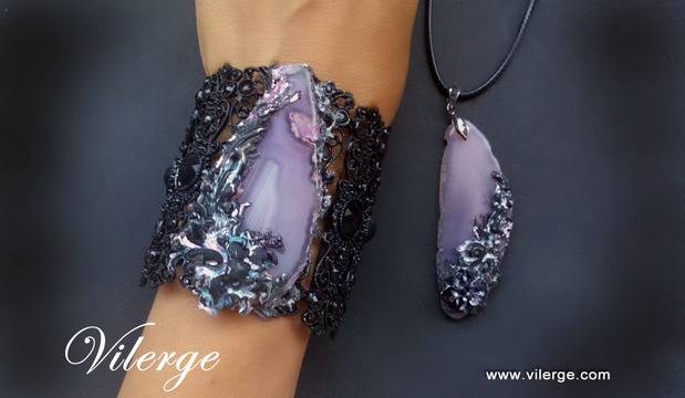 Женски подаръци бижута с луксозна винтидж бижутерия и стилен подарък за изискани жени празник