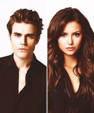 Пол Уесли (Стефан) от „Дневниците на вампира“ пристигна в България