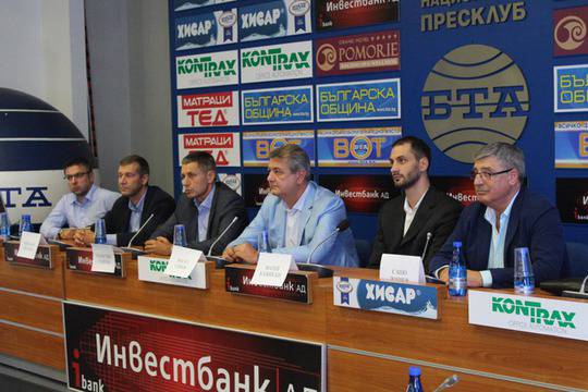 Детска волейболна школа „Стойчев-Казийски“ отваря врати в „Българско школо“