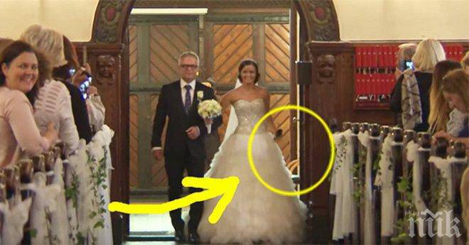 Тази булка срази всички, които дойдоха на нейната сватба, с начина по който отиде до олтара…