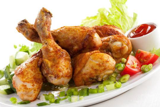 Пилешки бутчета с масло, бира и червен пипер