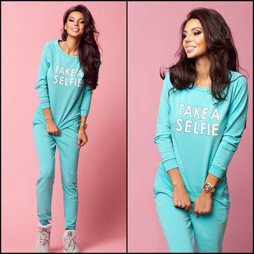 Вижте как живее двойничката на Алисия