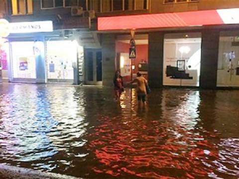 Потоп удави Пловдив, булеварди и подлези под вода