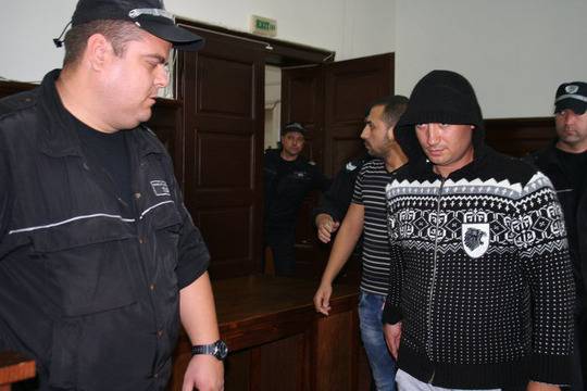 Обвинените за измама Албенко и Борислав остават в ареста