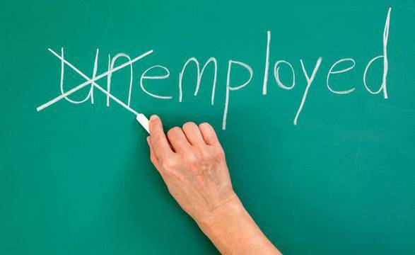 Назначават стажанти на директорски позиции по програма за младежка заетост