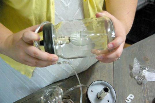 Лесна за изработване лампа от буркан