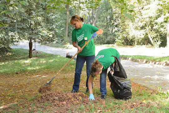 Служители на Карлсберг България облагородиха публични пространства в Шумен и Благоевград
