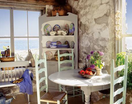 Очарователна каменна къща