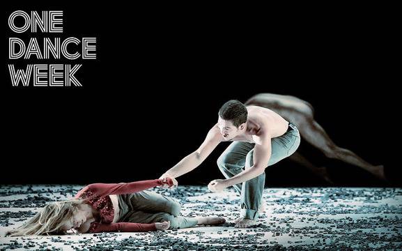 Голи тела на сцената откриват One Dance Week 2015