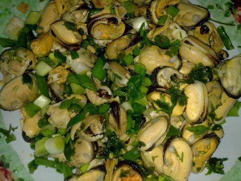 САЛАТА ОТ МИДИ