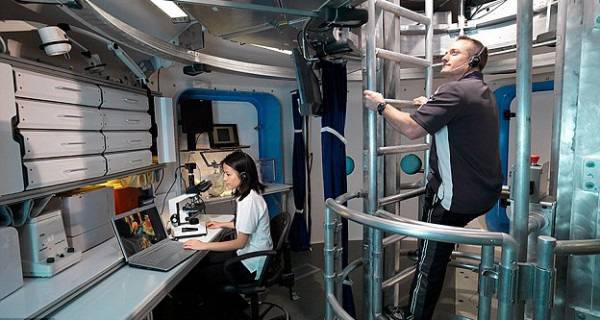 НАСА търси помощ от Военноморските сили на САЩ