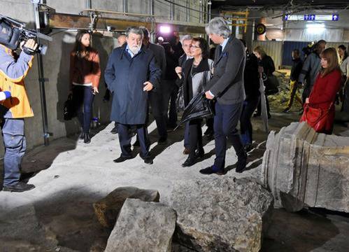 Защо спряха реставрацията на столичното Ларго?