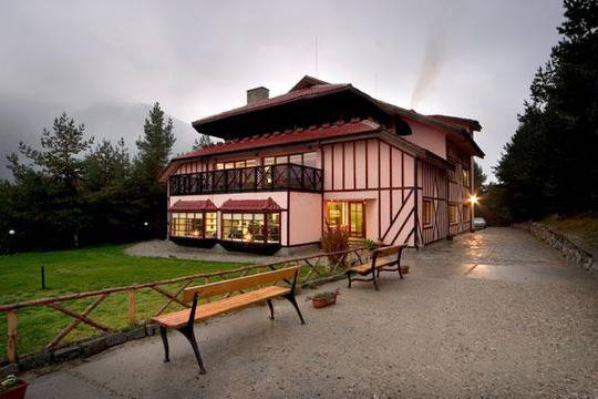 Луксозно настаняване сред природата в Паничище