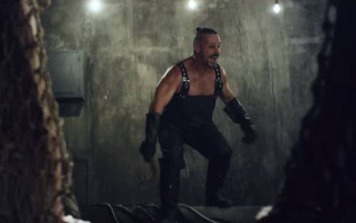 Вестници и списания: Видео на Тил Линдеман от Rammstein е вдъхновено от българския фолклор с полуголи българки (видео 16+)