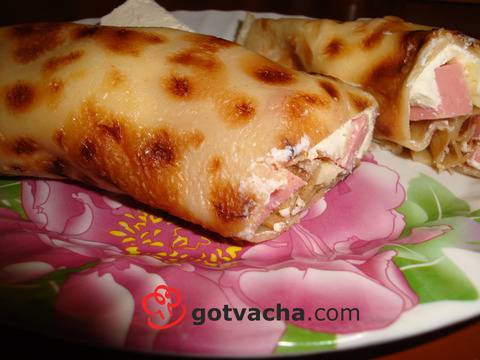 Палачинки с крема сирене и салам