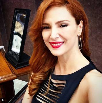 Ендер се сбогува с „Кварталът на богатите“