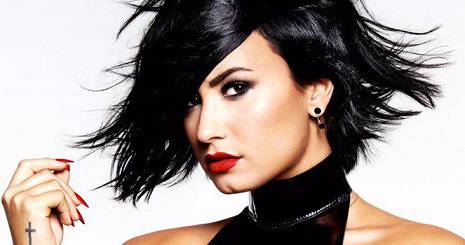 Demi Lovato е ядосано момиче в „Waiting For You“