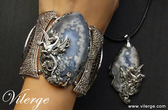 Луксозни женски подаръци и винтидж бижута, гривни и колиета за Коледа и Нова Година