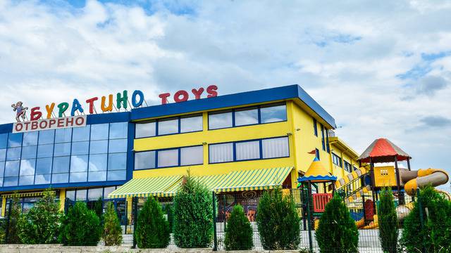 Начало – Парти център Буратино Благоевград – Безброй изгряващи усмивки