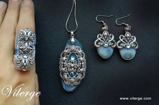 Луксозна винтидж бижутерия за стилни жени Коледни подаръци с пръстени, обеци и колиета.