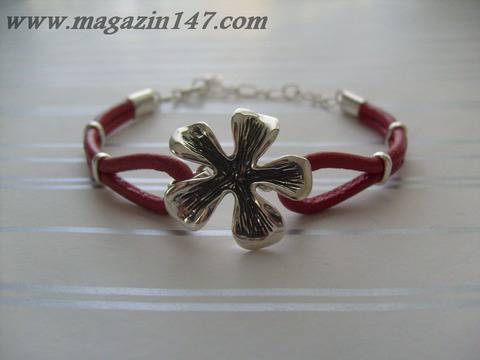 Сребърна гривна №5 с червена естествена кожа и цвете