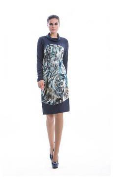 Стилна рокля с дълъг ръкав