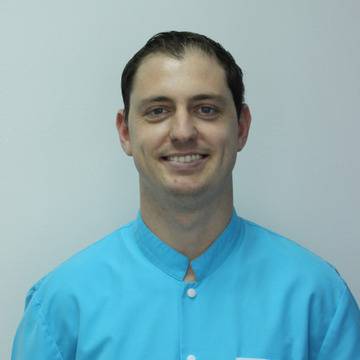 Дентални импланти и митове!