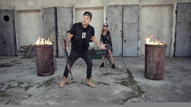 Ревю на песента на Кристо – 18