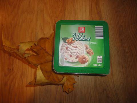 Сладолед Орех с карамелизирани орехи – Walnut Ice Cream