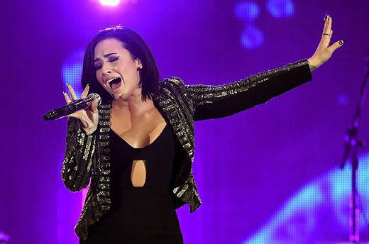Demi Lovato изпълни песента на Adele “Hello”