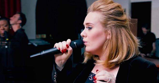 Адел разкри още една песен от новият си албум