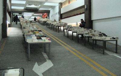 Книжарница в подземен паркинг на китайски град привлича хиляди туристи