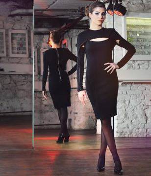 Елегантна черна рокля с дълъг ръкав