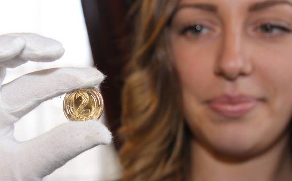 БНБ официално представи новата монета от 2 лева